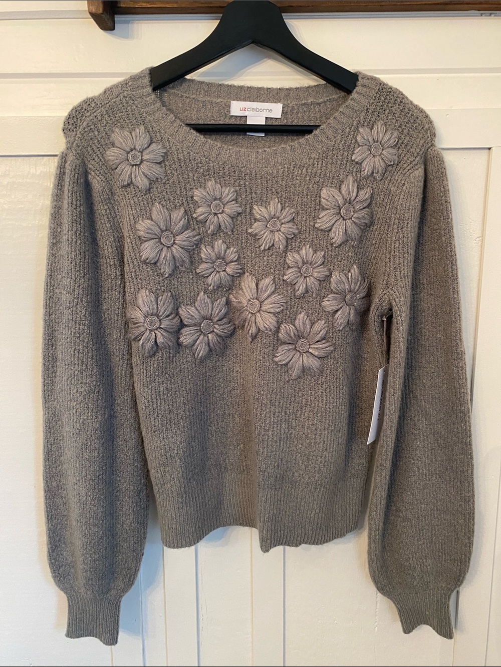 NWT Liz Claiborne Pullover Sweater Floral Knit Puffed Sleeves 3D Yarn Flowers XS